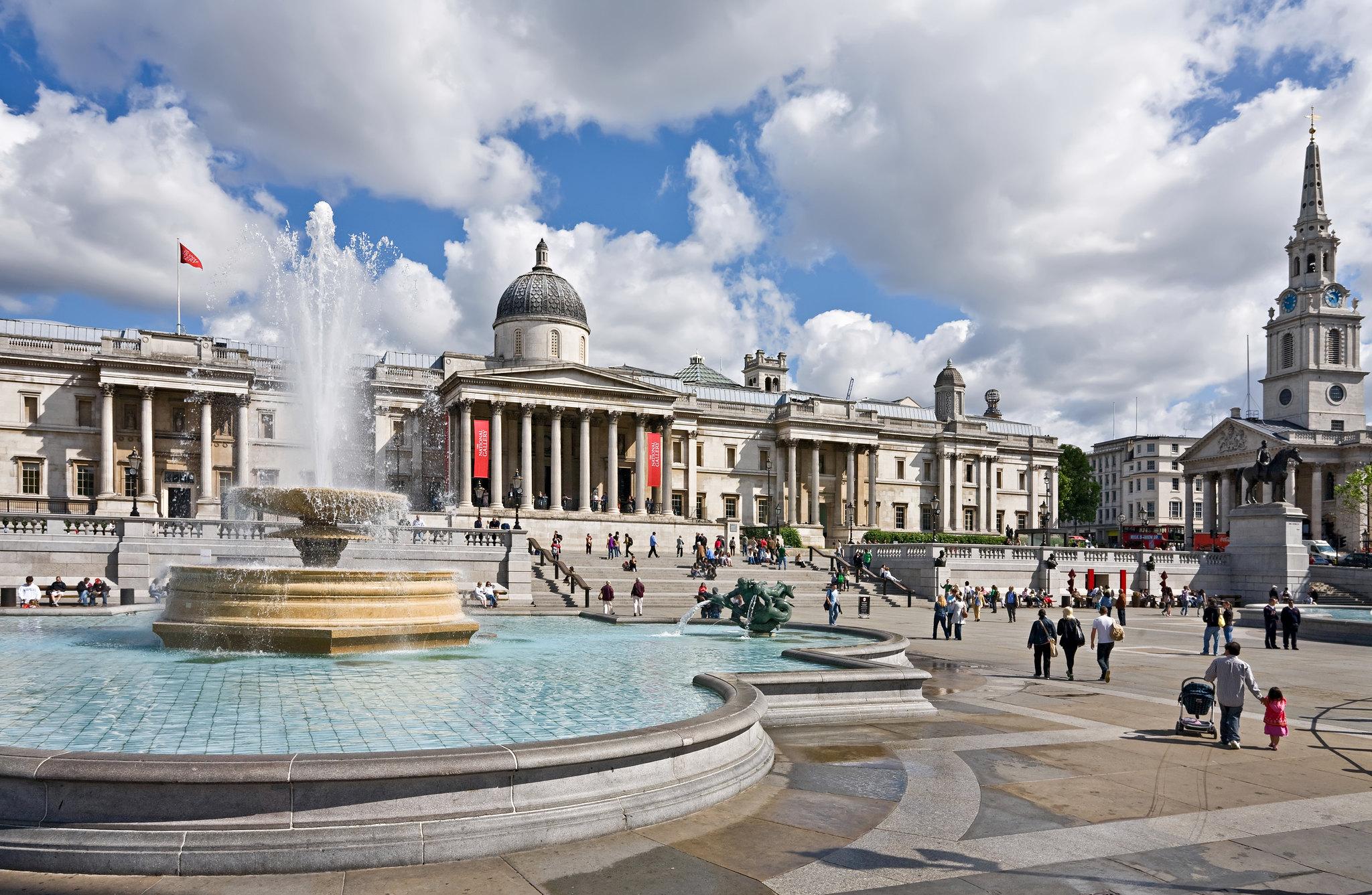 λονδινο αξιοθεατα μια φωτογραφία της πρωτεύουσας της Μεγάλης Βρετανίας με το Μπιγκ Μπέν και το Μάτι του λονδινου να ξεχωρίζουν