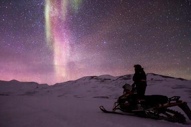 Αναζητώντας το Βόρειο Σέλας με Snowmobile
