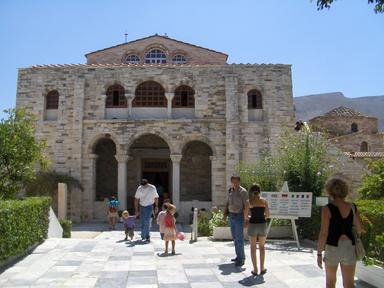 Παναγία Εκατονταπυλιανή