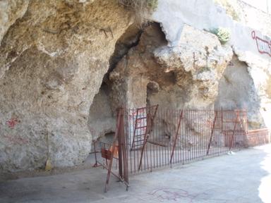 Σηράγγιο (Σπηλιά του Παρασκευά)