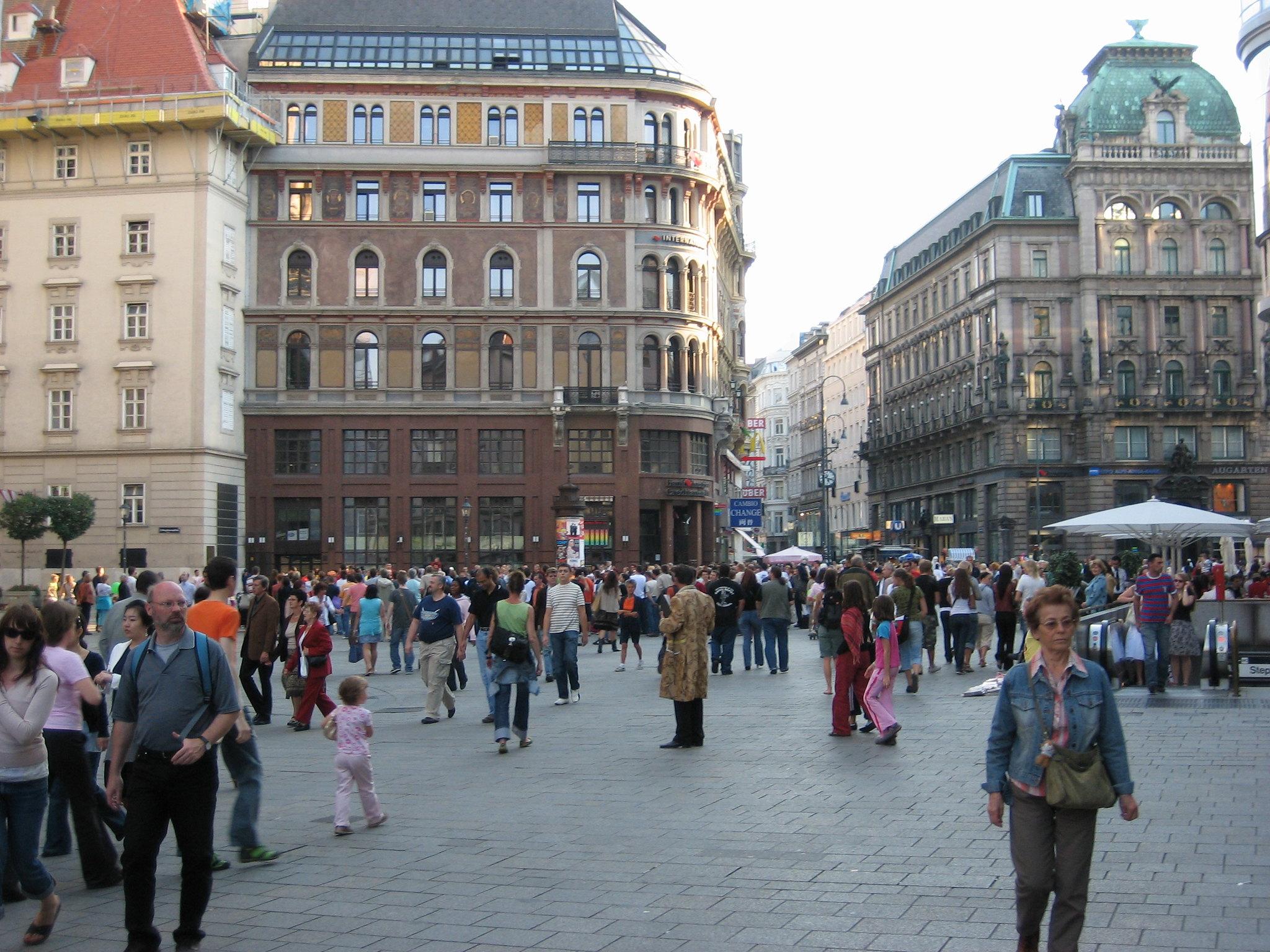 βιεννη Η πλατεία Στεφάνου (Stephansplatz) στο κέντρο της πόλης