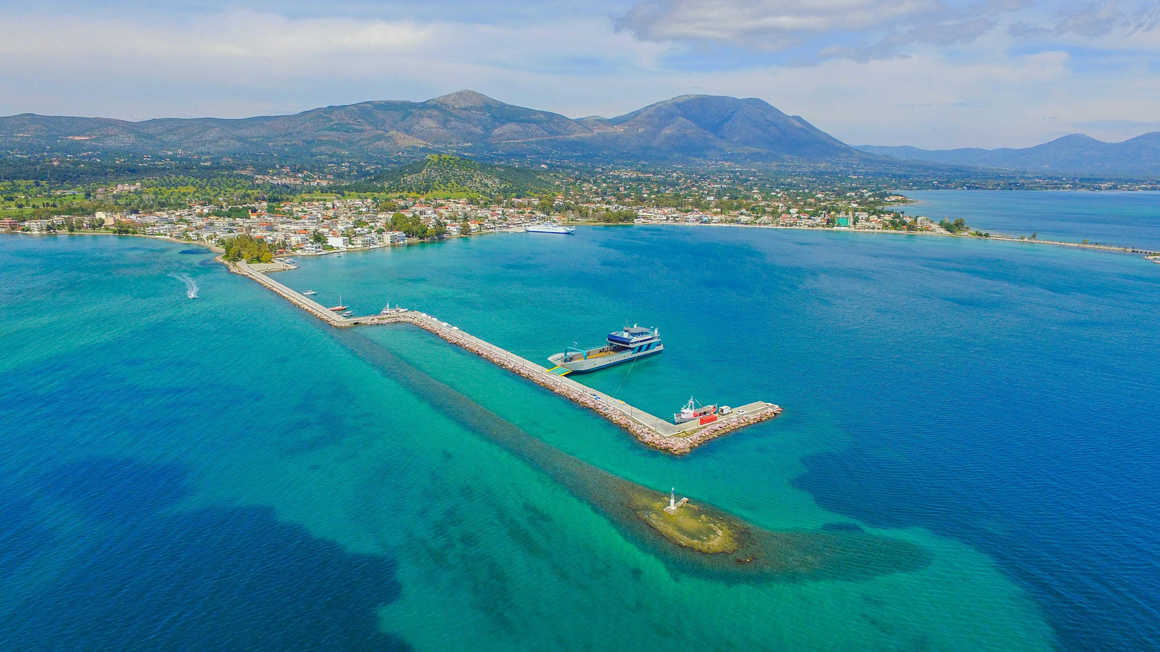 Αεροφωτογραφία με την ερετρια, το λιμάνι και το Πεζονήσι ή Νησί των Ονείρων 