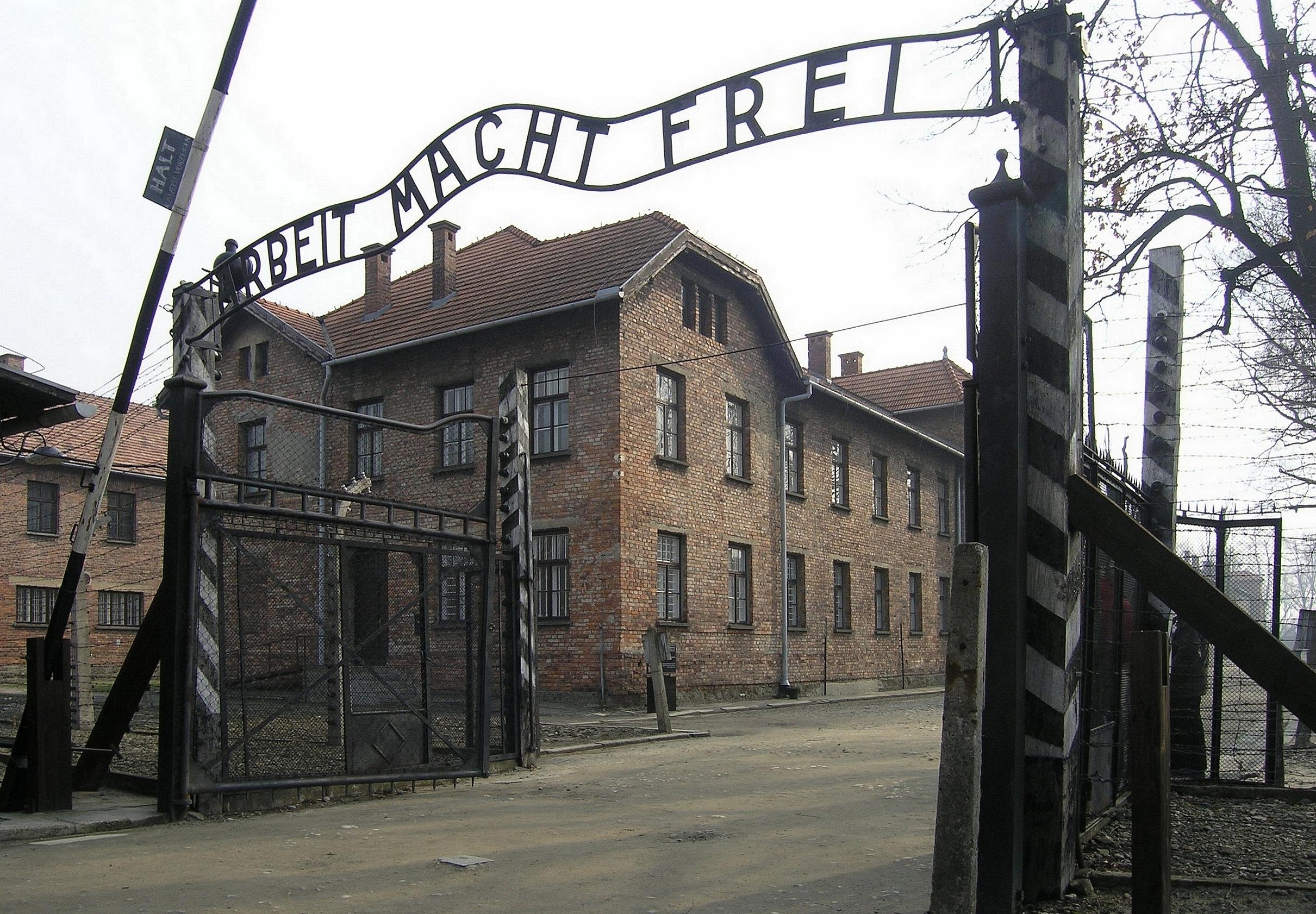 Κρακοβία - Στρατόπεδο Συγκέντρωσης Άουσβιτςf3c